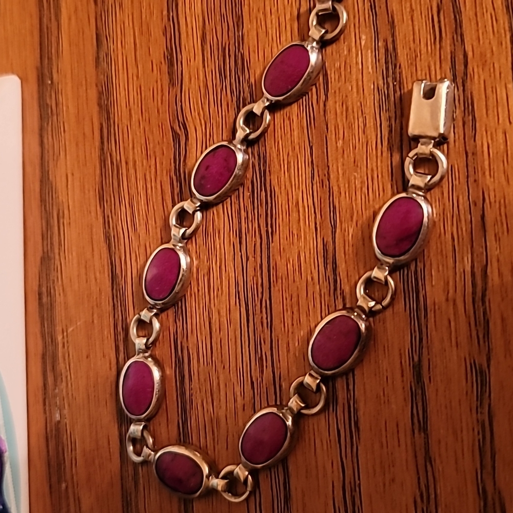 Silver-Link Bracelet with Plum Oval Stones